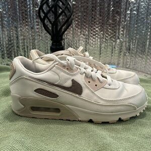Nike Air Max Women’s Customized Sneakers